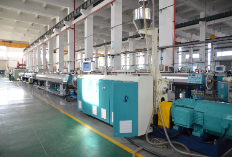 High efficiency sizing cooling system para sa PE-TR pipe extrusion line